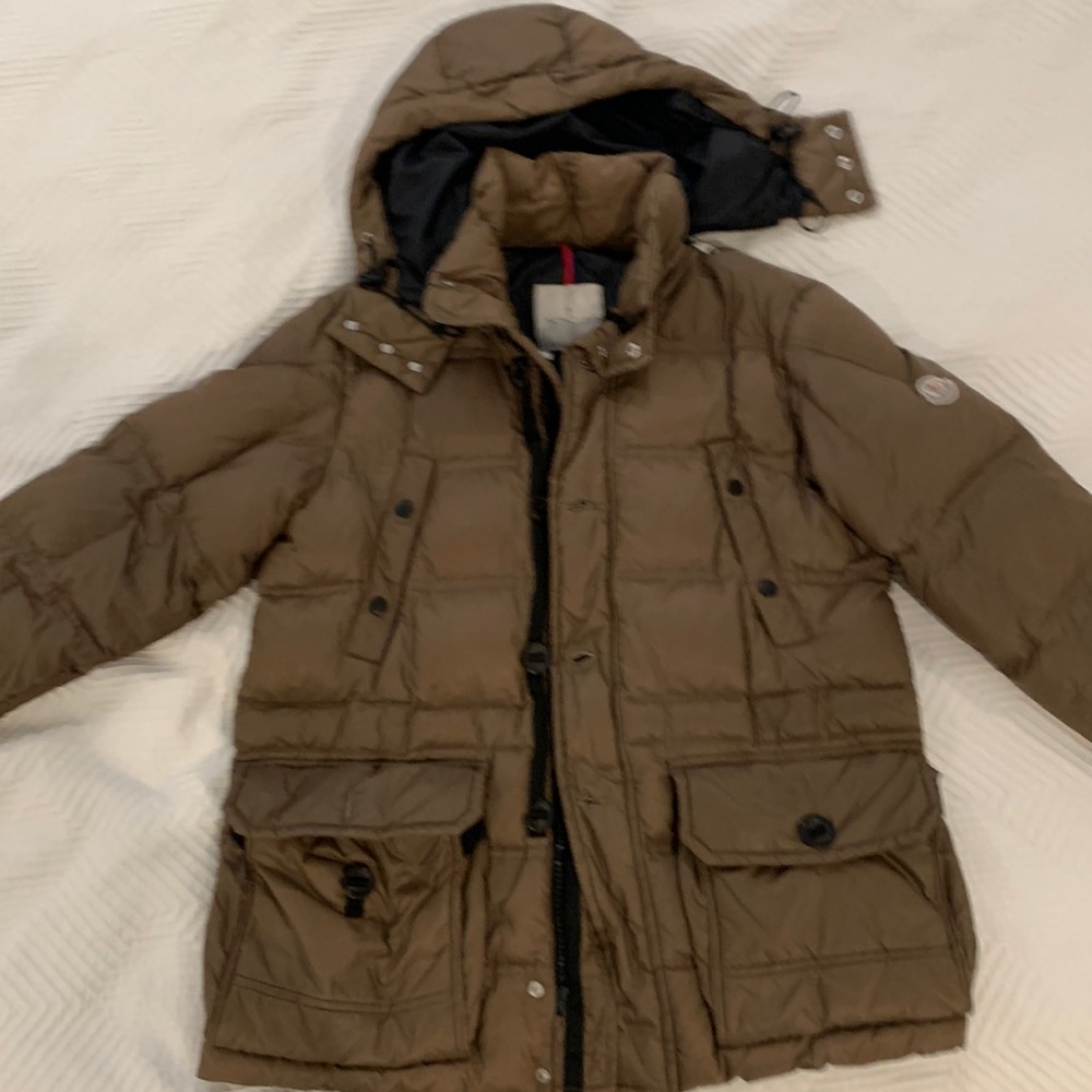 Moncler Mens puffer coat size 3- Sauterne